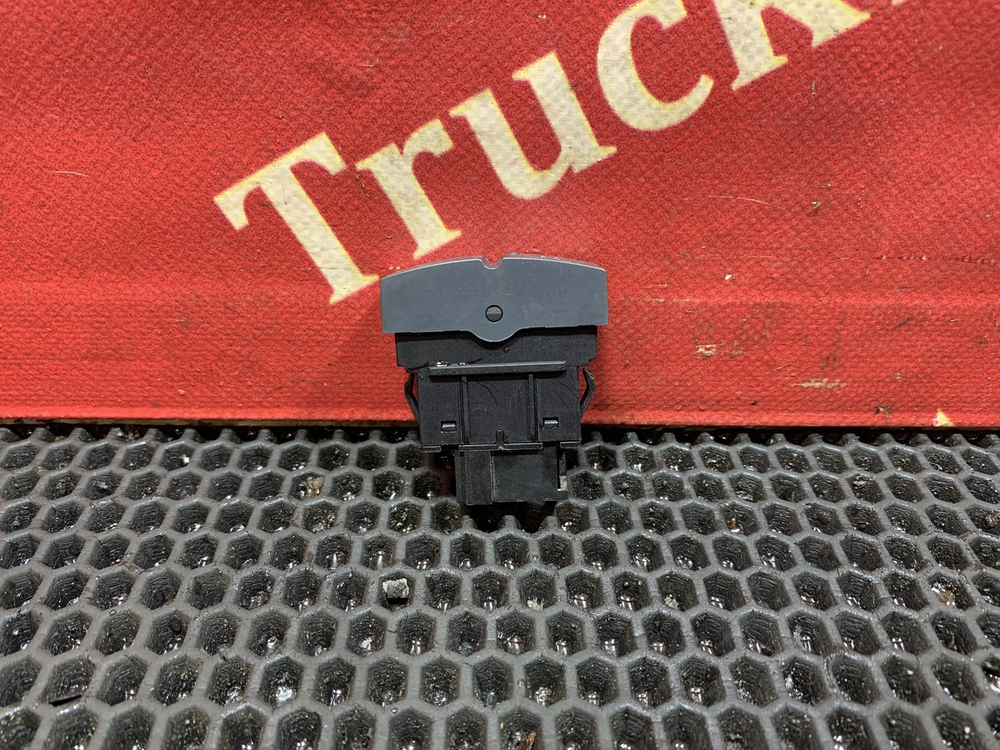 Кнопка звукового сигнала 2023г.