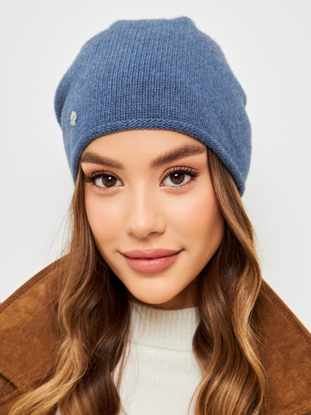 Шапка LACE удлиненная одинарная,с руликом с содержанием кашемира