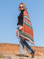 Теплый палантин с орнаментом