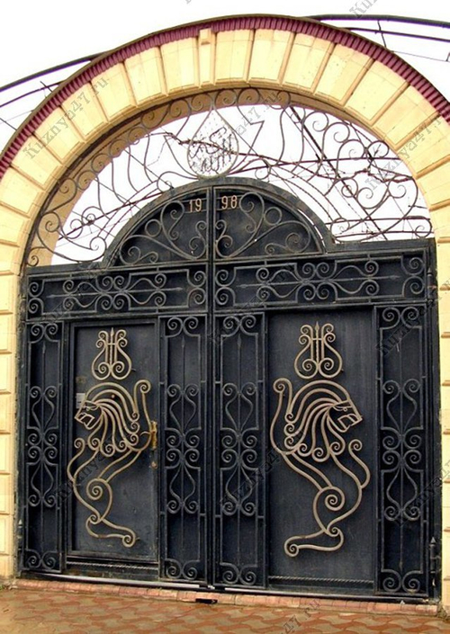 Распашные кованые ворота 16