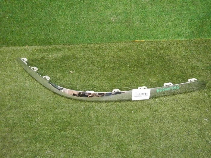 Молдинг заднего бампера левый Bentley Bentayga (2020-н.в.)