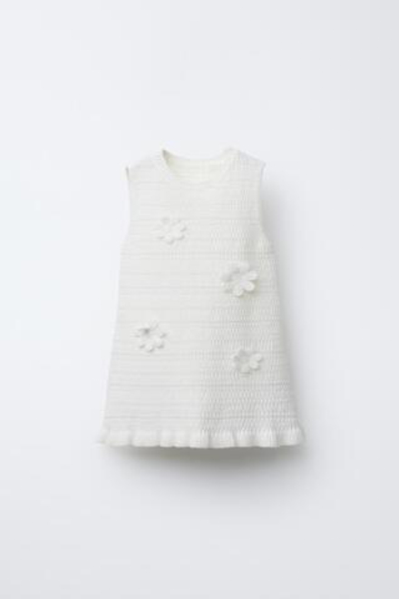 ZARA ТРИКОТАЖНОЕ ПЛАТЬЕ В ЦВЕТОЧЕК, БЕЛЫЙ