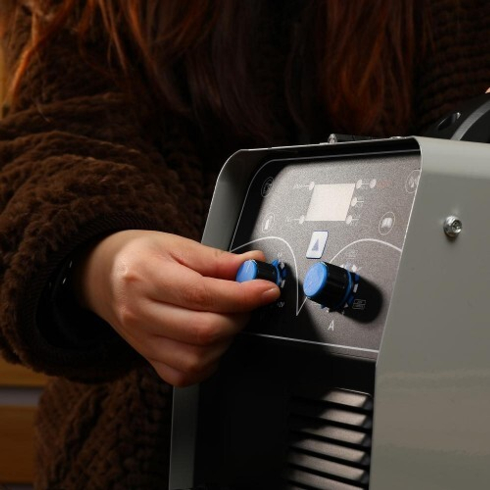 Сварочный полуавтомат DEKO DKWM250A PRO 051-4687