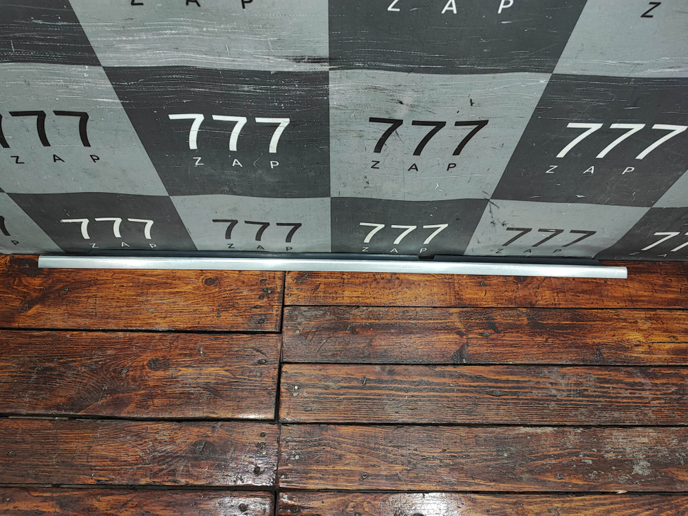 Молдинг стекла двери задней левой Mercedes E W212 09-17 Б/У Оригинал A2127350109