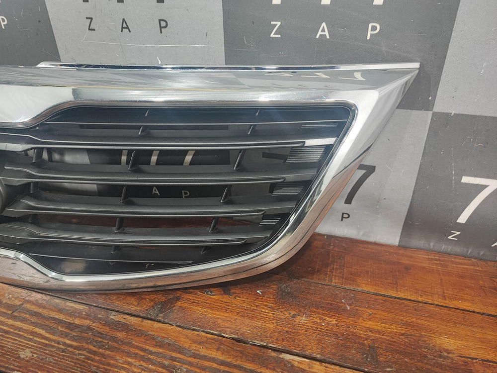 Решетка радиатора Kia Sportage 3 (SL) 10-14 Б/У Оригинал 863523W000