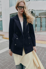 Бархатный блейзер с подкладкой на рукавах - ZARA