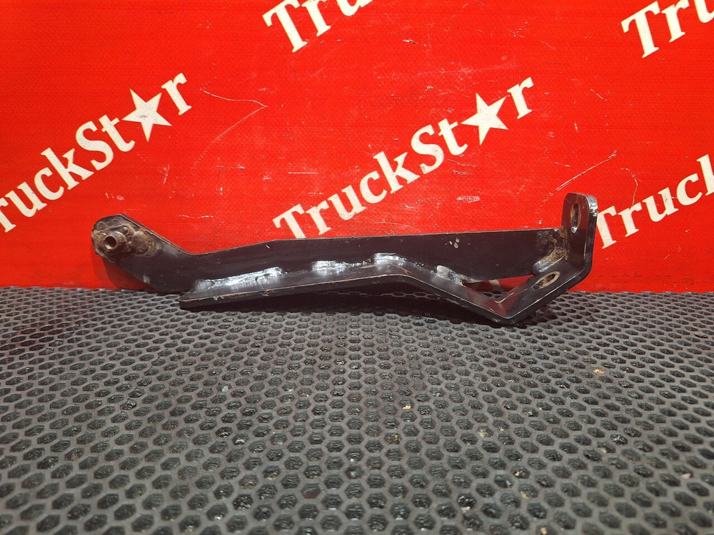 Кронштейн защиты двигателя правый