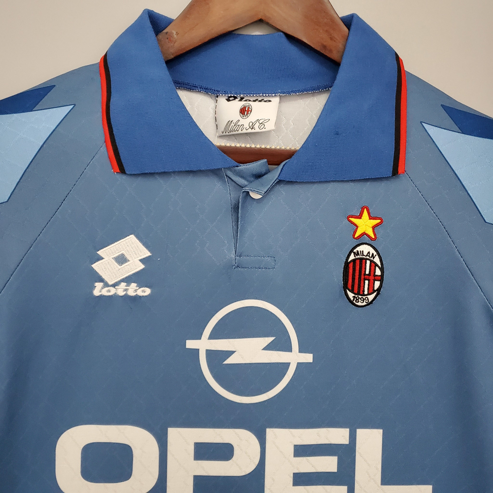 Футбольная ретро-форма "Милана" сезона 95/96