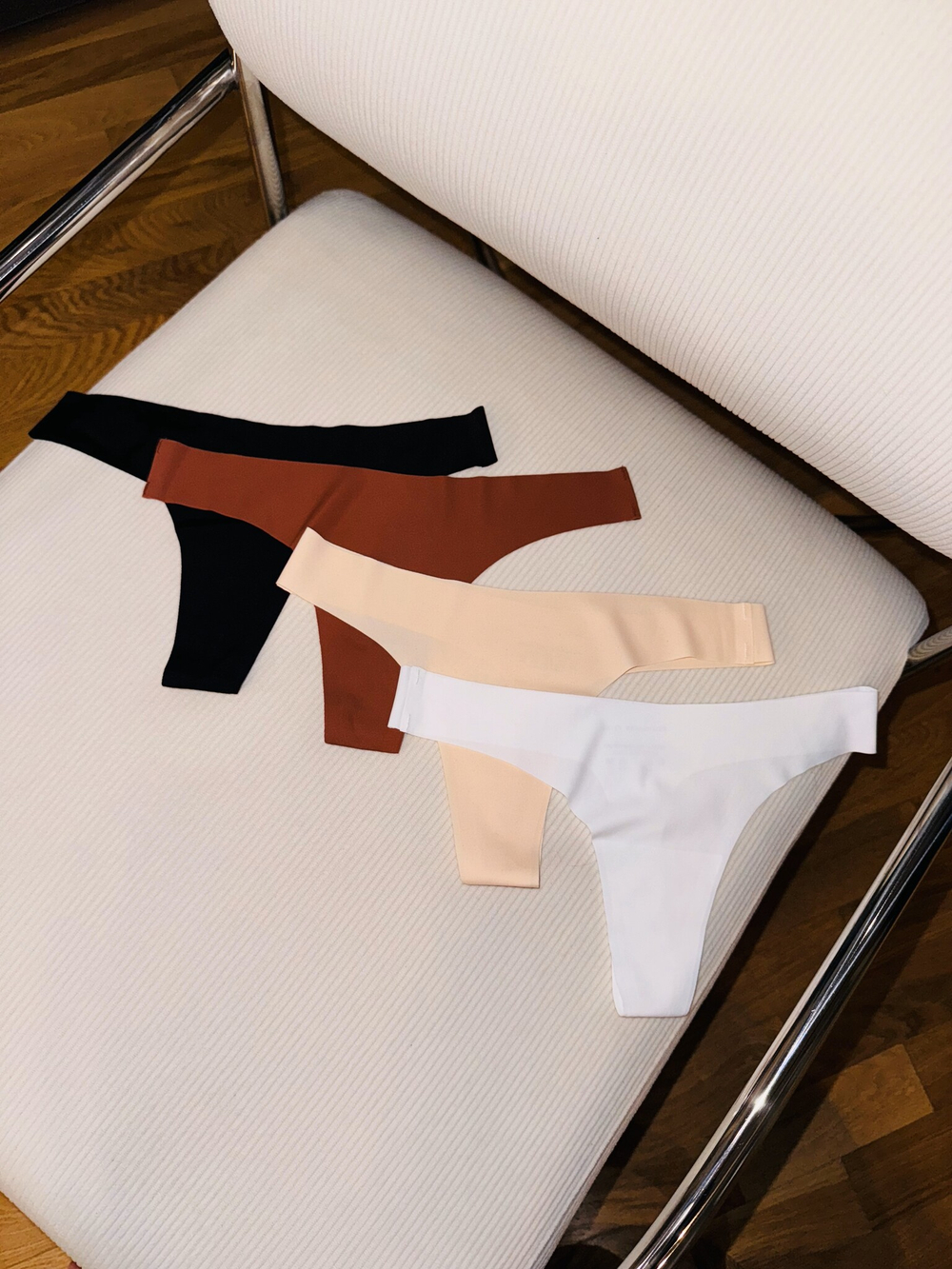 Бесшовные трусы Thongs Cream