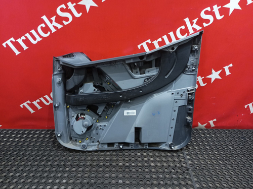 Обшивка двери левой 2020г.