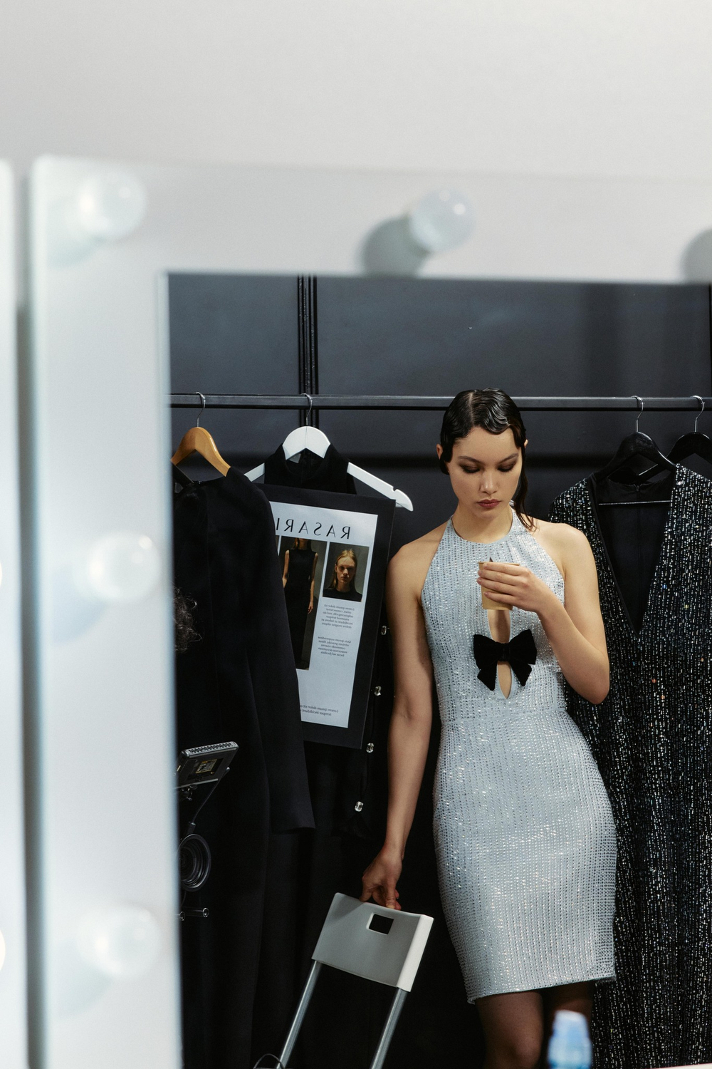 Платье мини из шифона с кристаллами