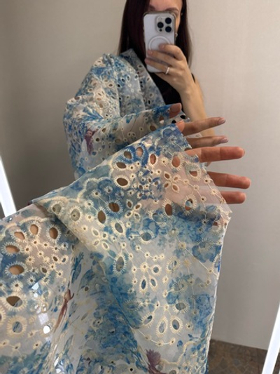 Вышивка (голубой фон)