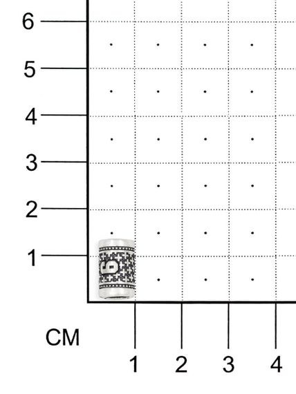 Фото шарм цифра 9 из серебра на размерной сетке
