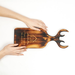 Доска разделочная из древесины сибирского кедра с гравировкой "Home is where the heart is". RD85