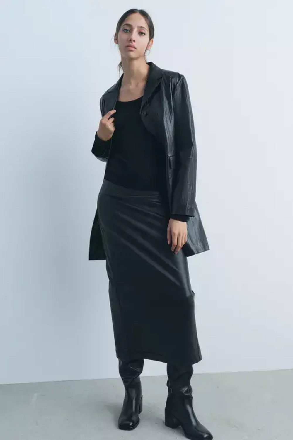 ZARA ОДНОТОННЫЙ ТРИКОТАЖНЫЙ ТОП, ЧЕРНЫЙ