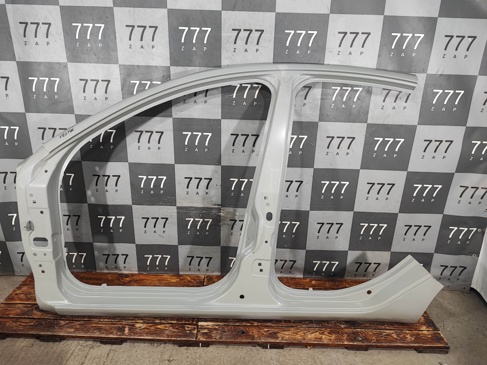 Боковина левая LADA Vesta 15-нв Новая Оригинал 8450039441