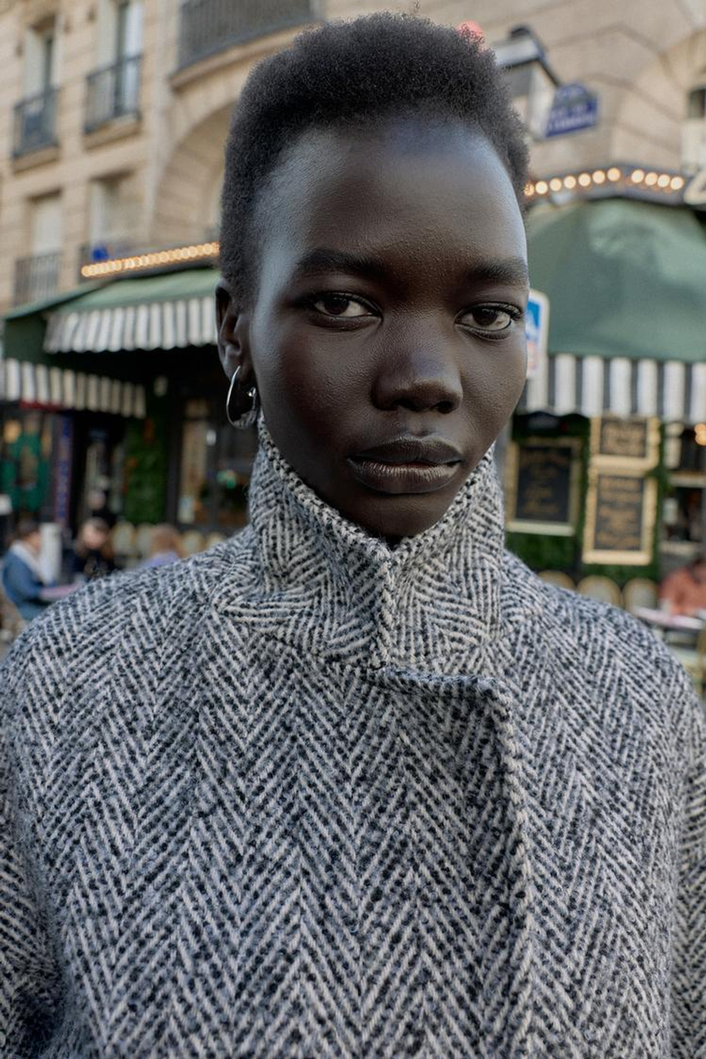 ZARA ПАЛЬТО В ЕЛОЧКУ, БЕЛЫЙ/ЧЕРНЫЙ