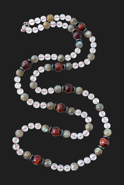 бусы из лабрадора и кварца