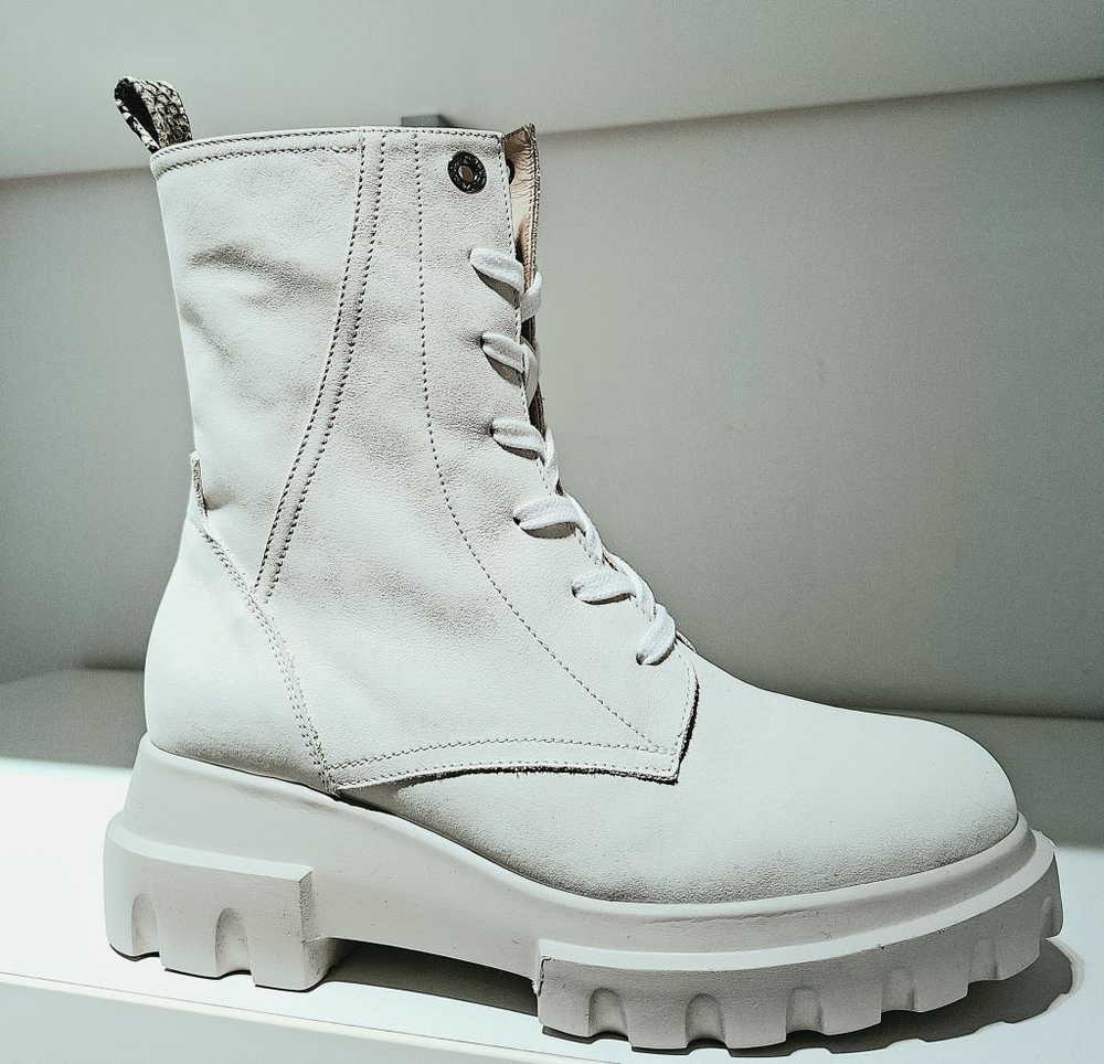 Ботинки MARC CAIN SB SB.06 L20 110 в белом цвете