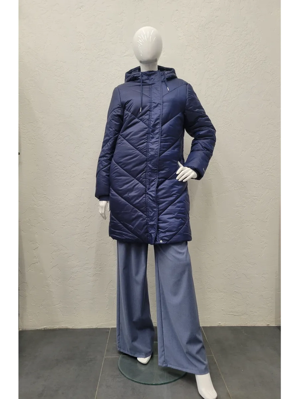 Пальто с капюшоном демисезонное