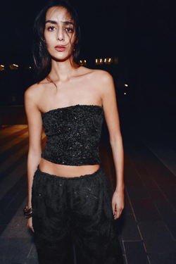 ZARA БАРХАТНЫЙ ТОП С ПАЙЕТКАМИ, ЧЕРНЫЙ