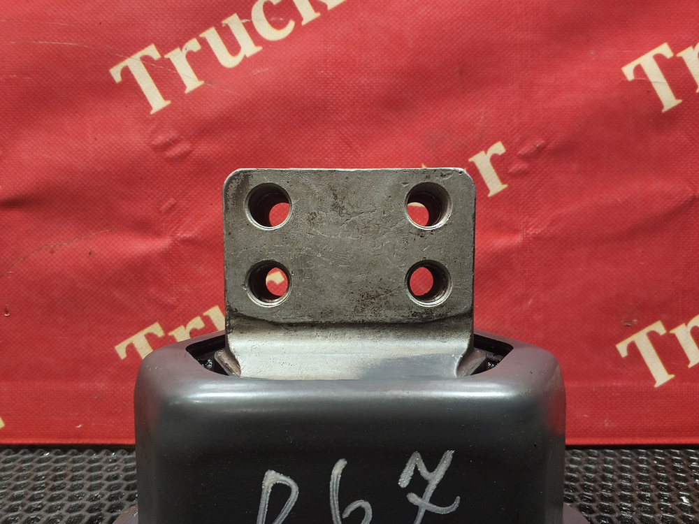 Подушка двигателя задняя 2020г