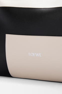 Loewe Средняя сумка-клатч Flamenco из телячьей кожи наппа, серый/белый