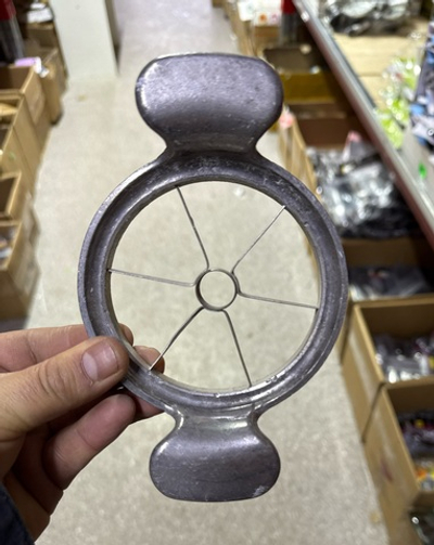 Яблоко рез металлический