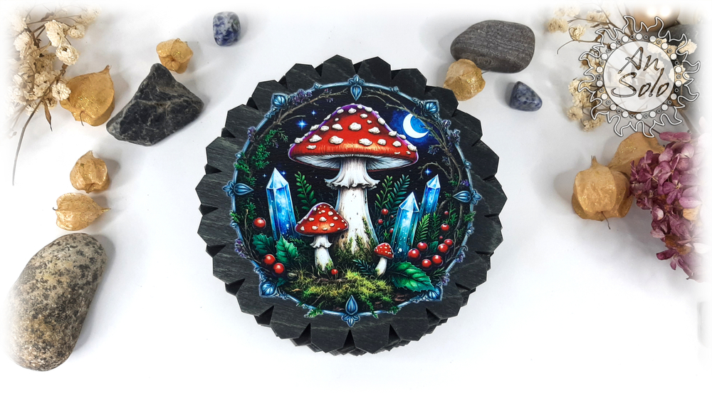 Большая деревянная шкатулка "Ночной мухомор"