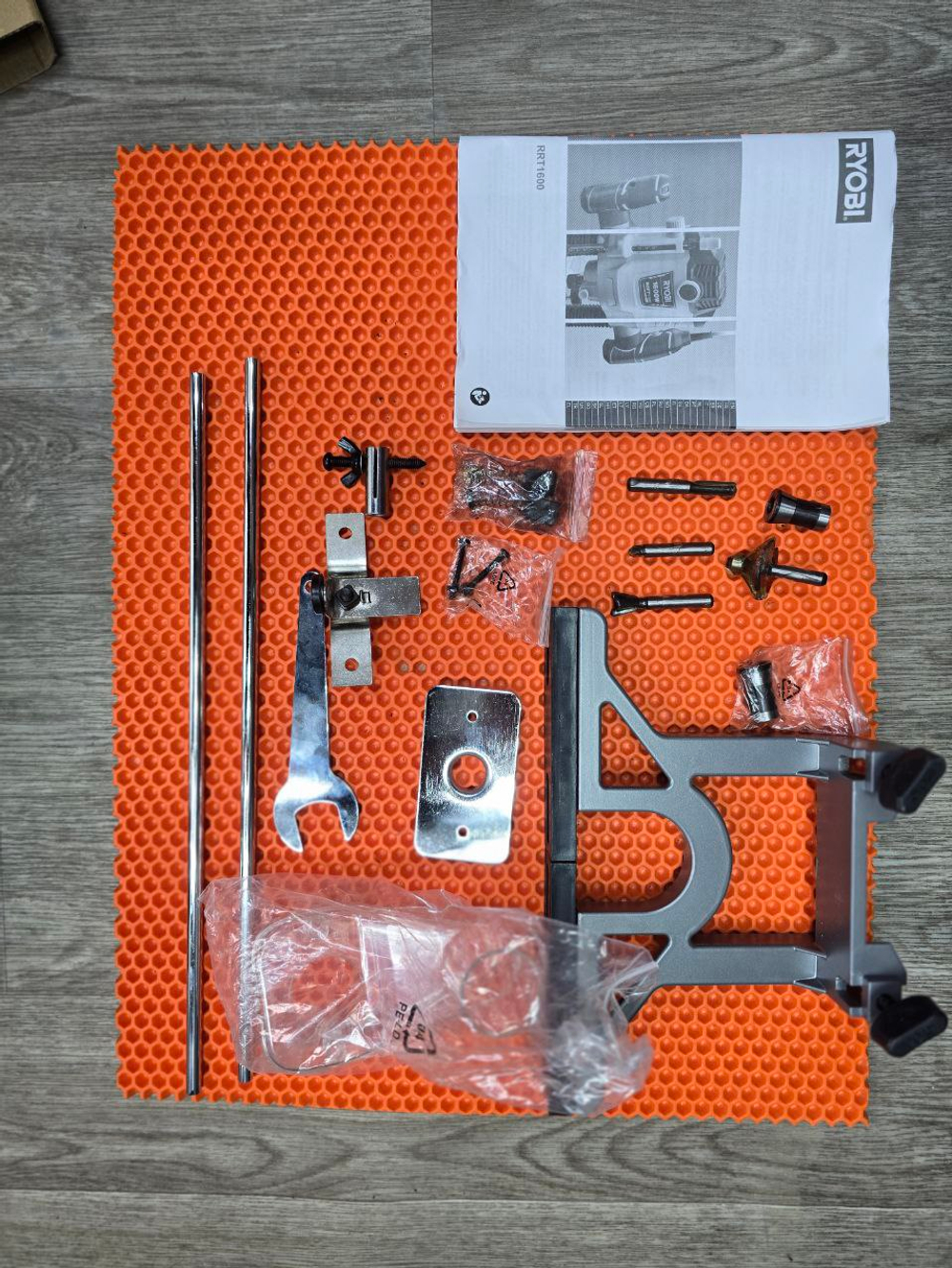 Фрезер Ryobi rtt1600 полный комплект