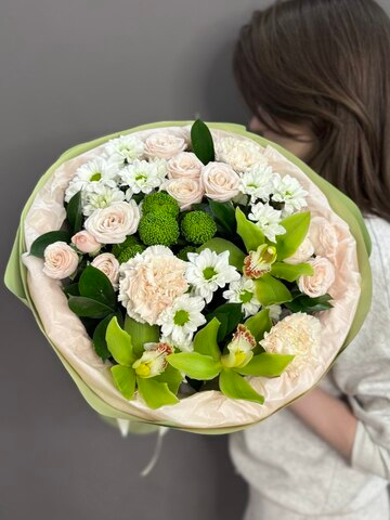 Авторский букет с фисташковыми орхидеями