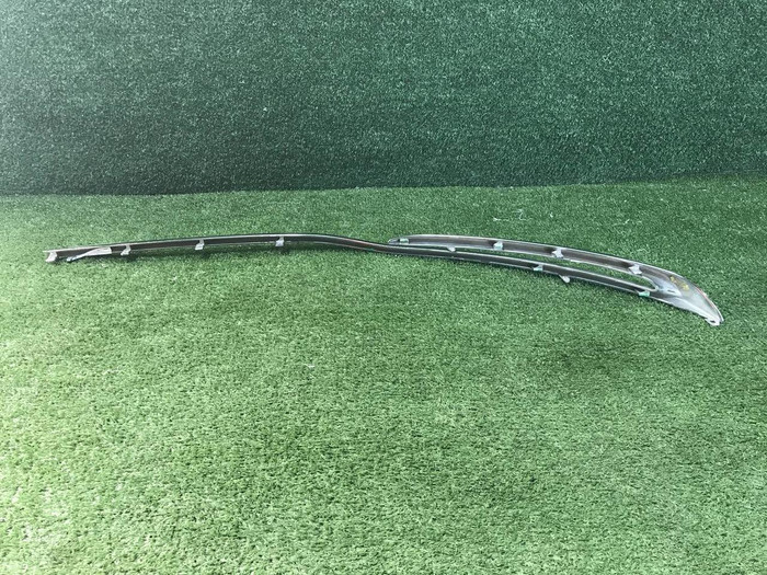 Молдинг переднего бампера правый Mercedes S W222 (2017-2020)