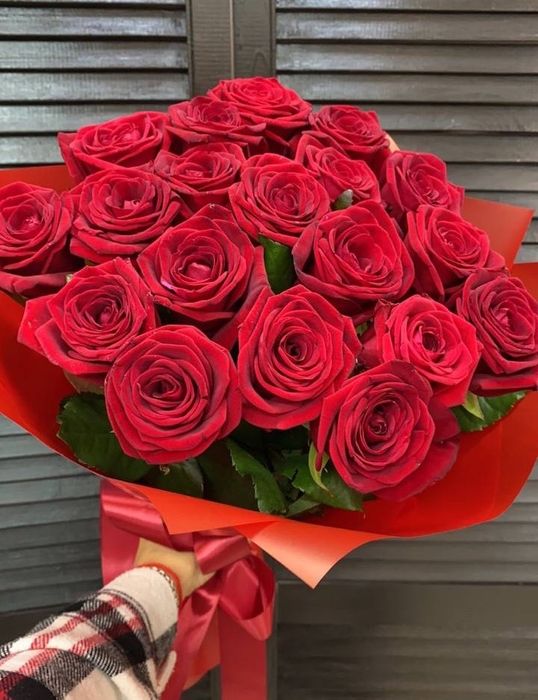 Букет из 19 голландских роз 70 см ( цвет роз на выбор) #2899