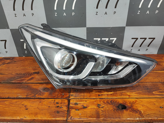 Фара правая ксенон Hyundai Santa Fe 3 (DM) 15-18 Б/У Оригинал 921042W600
