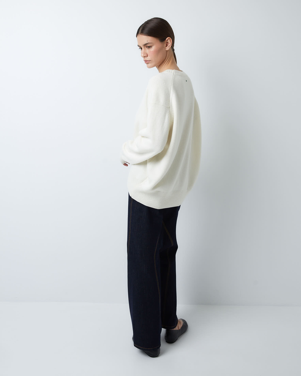 Джемпер из смесового кашемира с круглым вырезом молочный