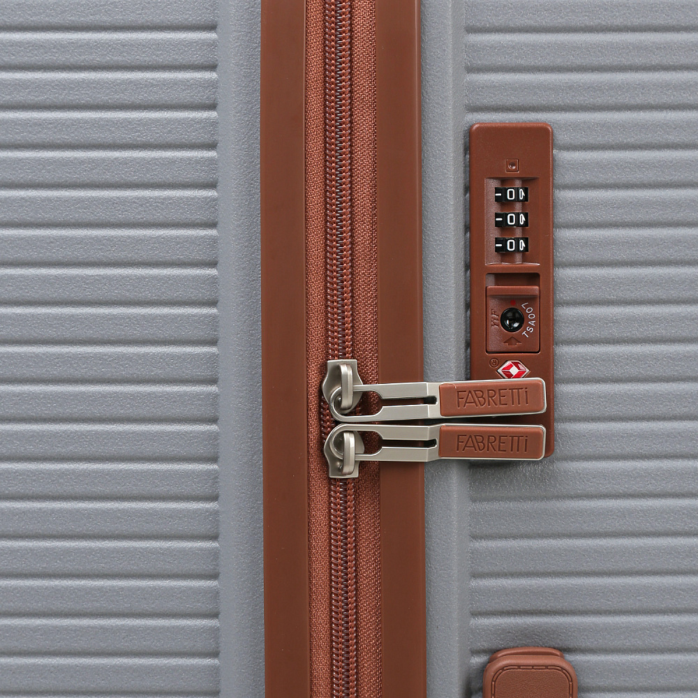 Чемодан FABRETTI EN1060-28-3