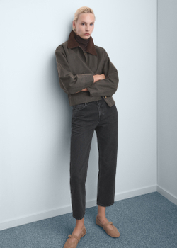 Прямые джинсы с посадкой на талии