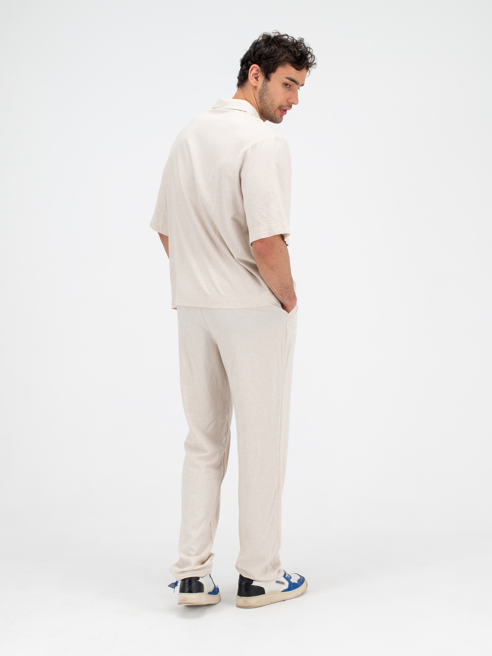 Костюм льняной с брюками. Песок