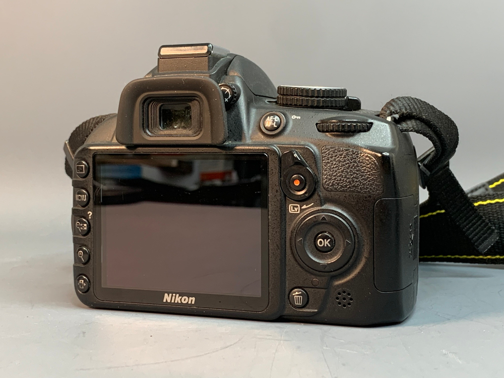 Nikon D3100 Kit 18-55mm 14.895 Кадров