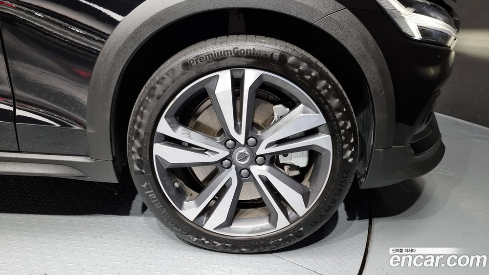 Volvo V60 Cross Country 2 Generation B5 Pro AWD (09.2020)
