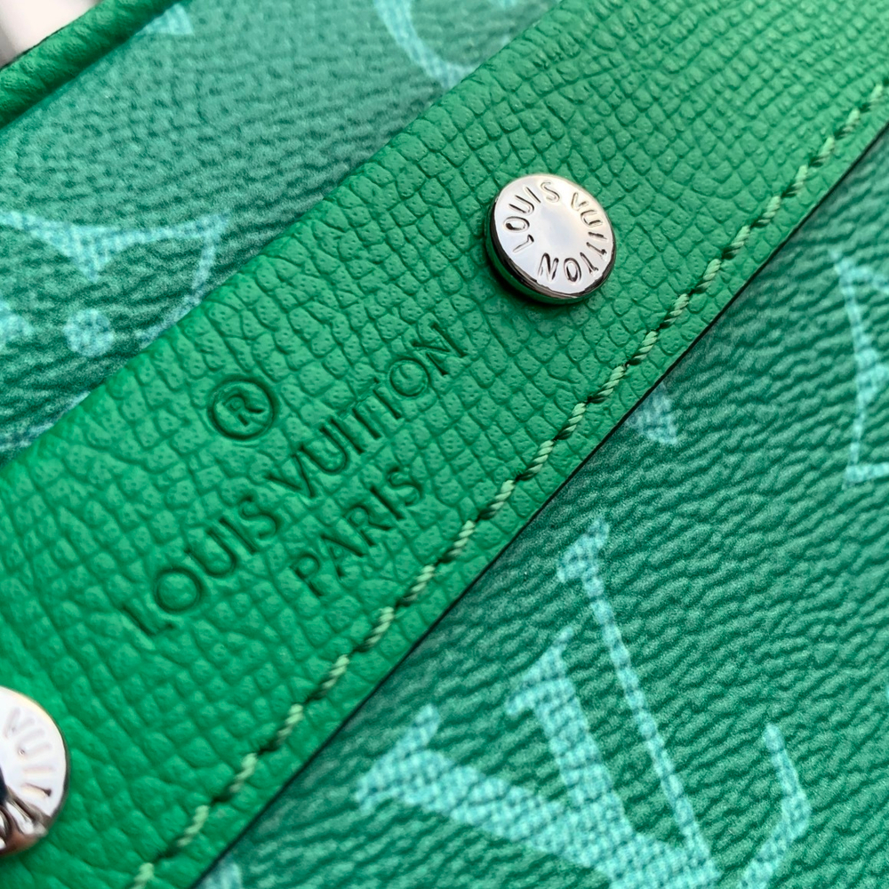 Louis Vuitton Alpha Messenger