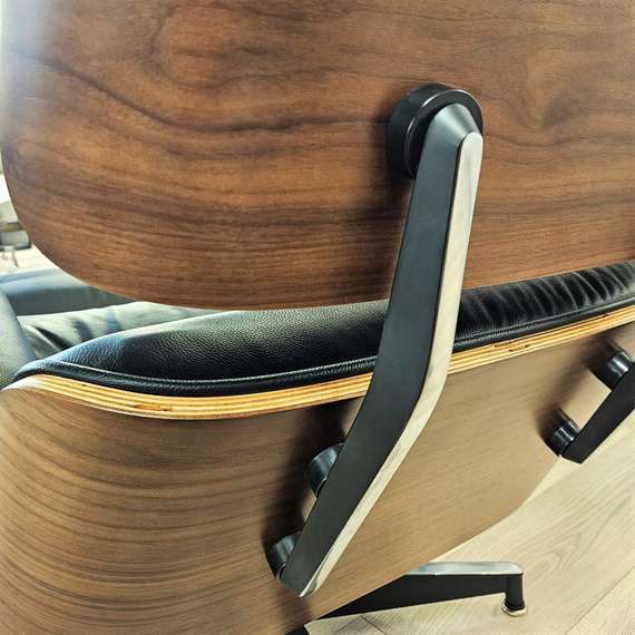 Кресло Eames Lounge с оттоманкой, черная кожа
