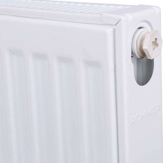 Радиатор стальной Rommer Ventil 22/300/1300 нижнее правое подключение