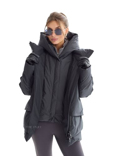 Черный пуховик с акцентной молнией