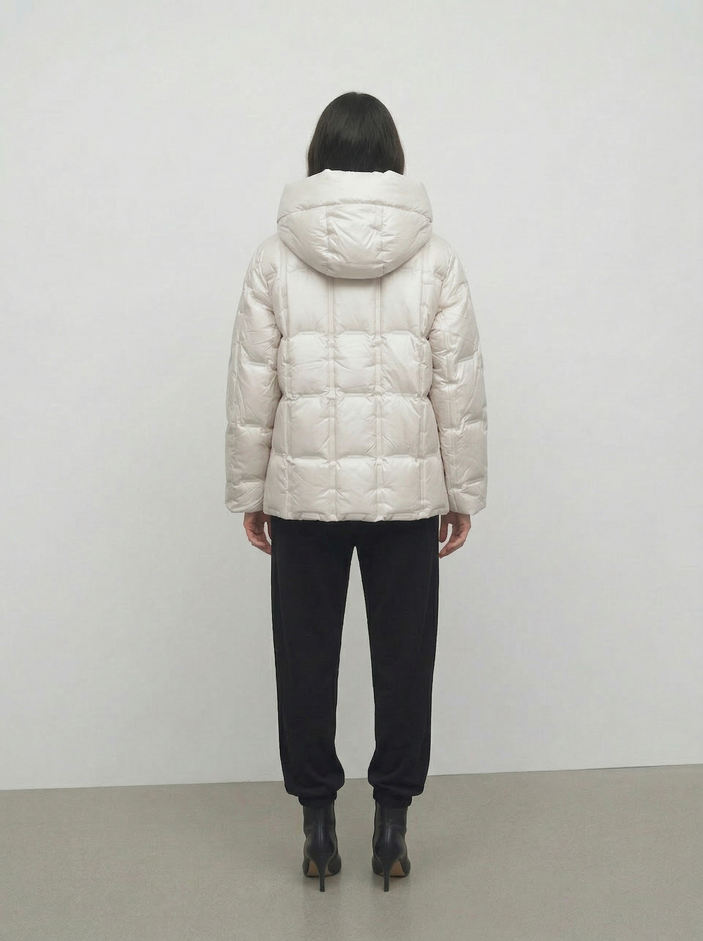 Легкая пуховая куртка