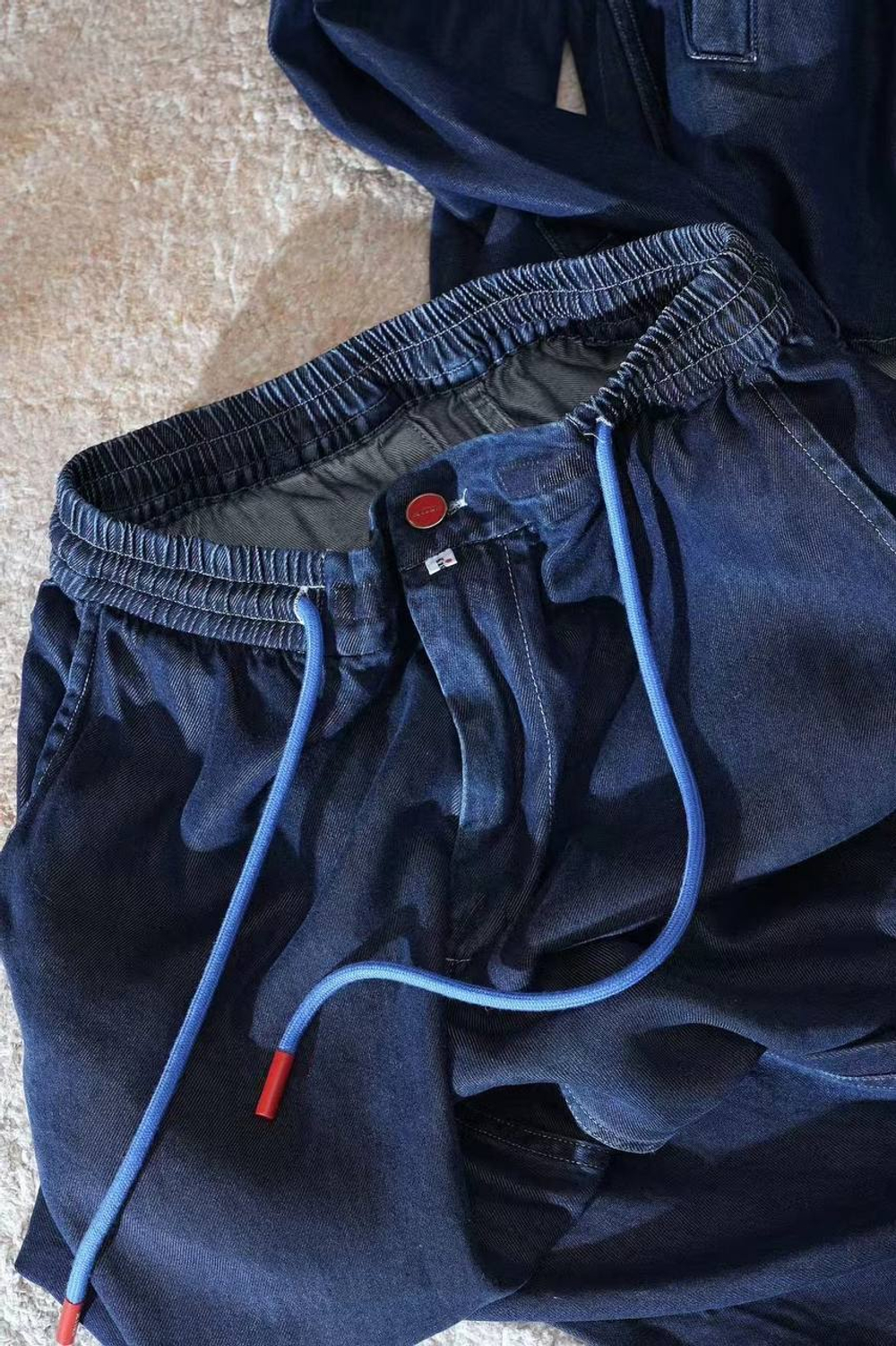 Джинсовой костюм Kiton