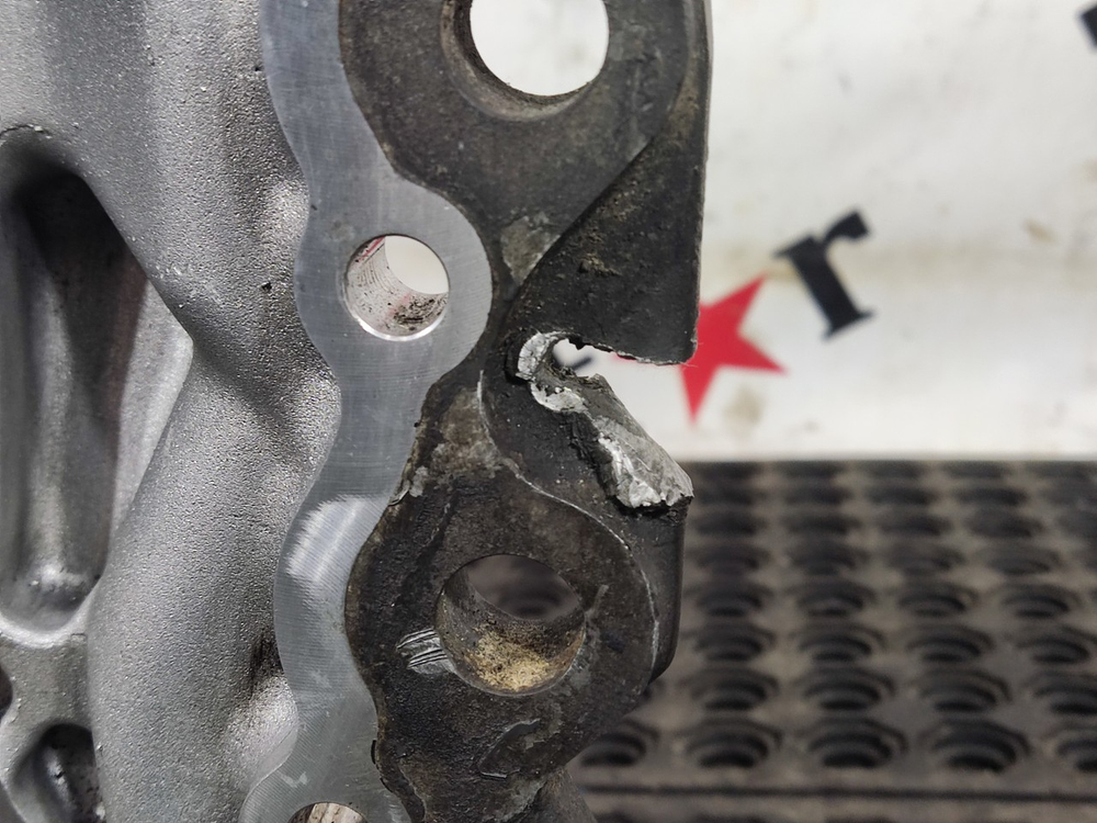 Проставка корпуса КПП Traxon 2018г