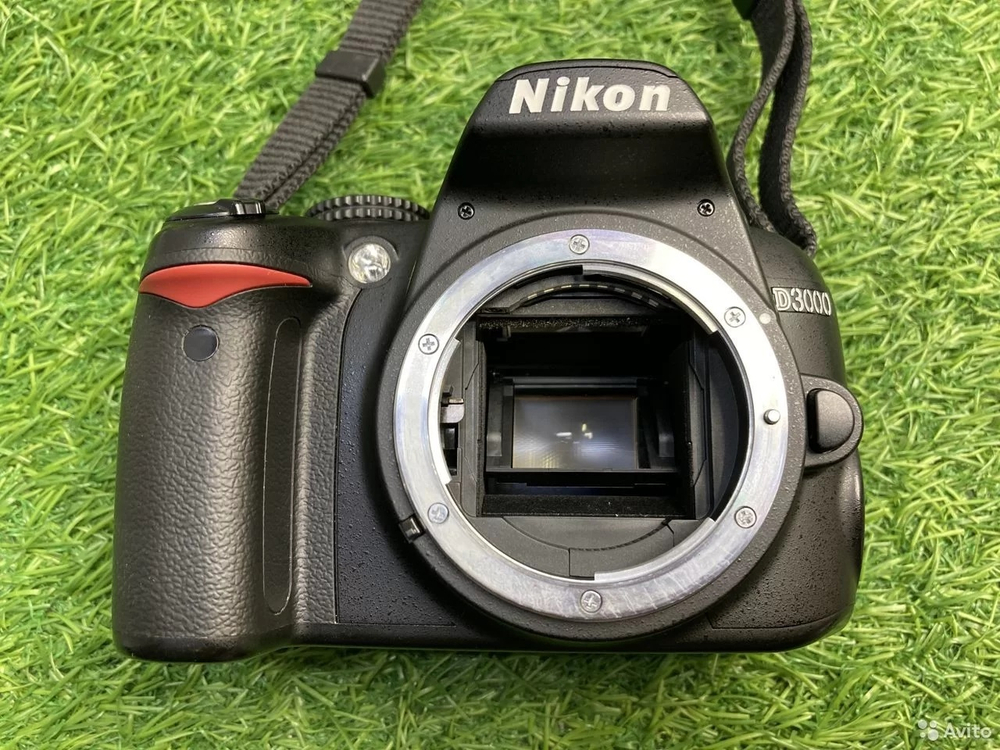 Nikon D3000 + 18-55mm 15190 кадров Покупка/Продажа