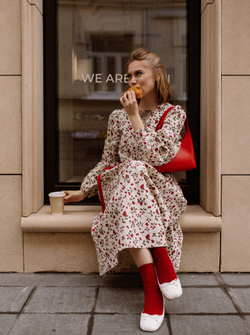 Платье с воротником стойкой