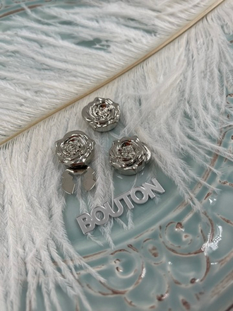 Накладка на пуговицу серебряная в виде розы